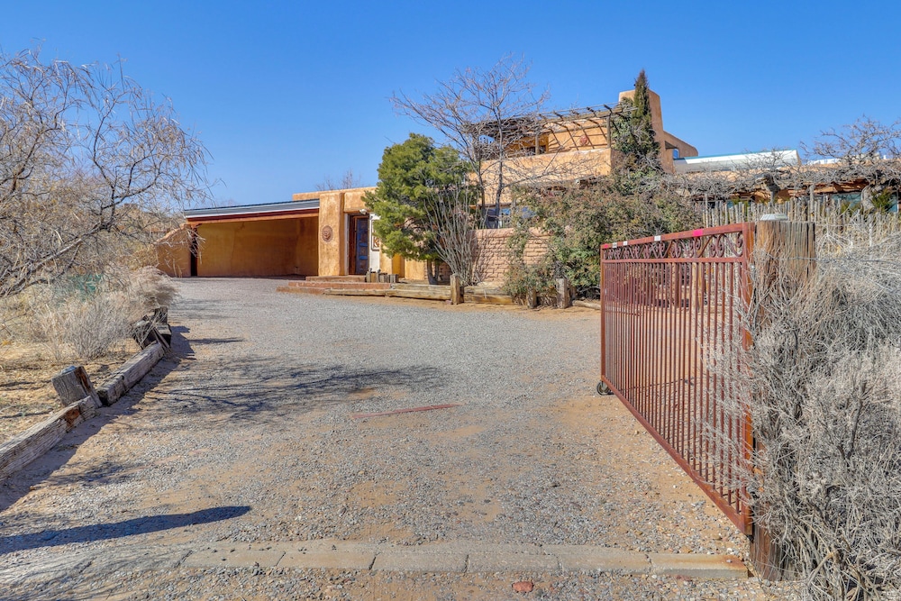 Spacious Mtn-view Gem in Corrales!