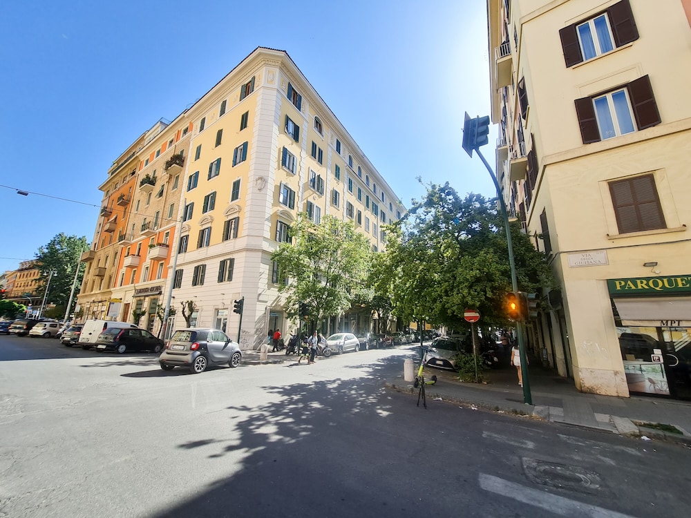 Rometobe Rooms & Hospitality