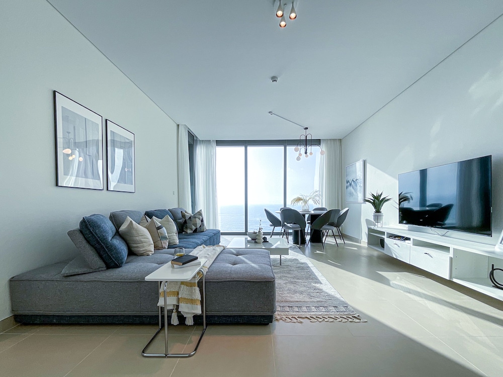 HiGuests - EMAAR 52-42