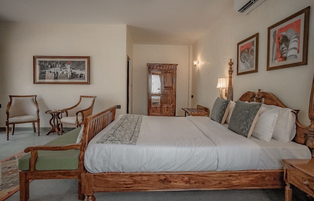 Aloof The Jungle Lodge Ghanerao