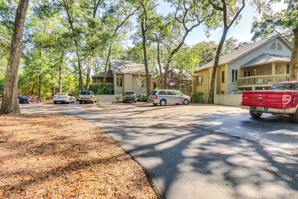 Resort Perks Beach Access: Condo in Hilton Head