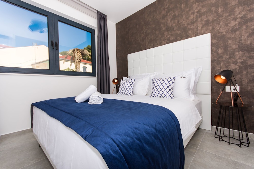 Luxury Apartments Royal M with Pool