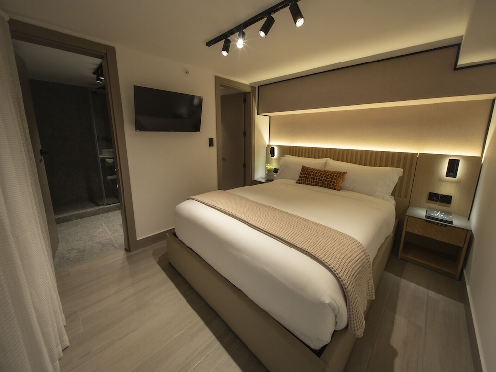 Deluxe 1BR Aparment in Prime Location