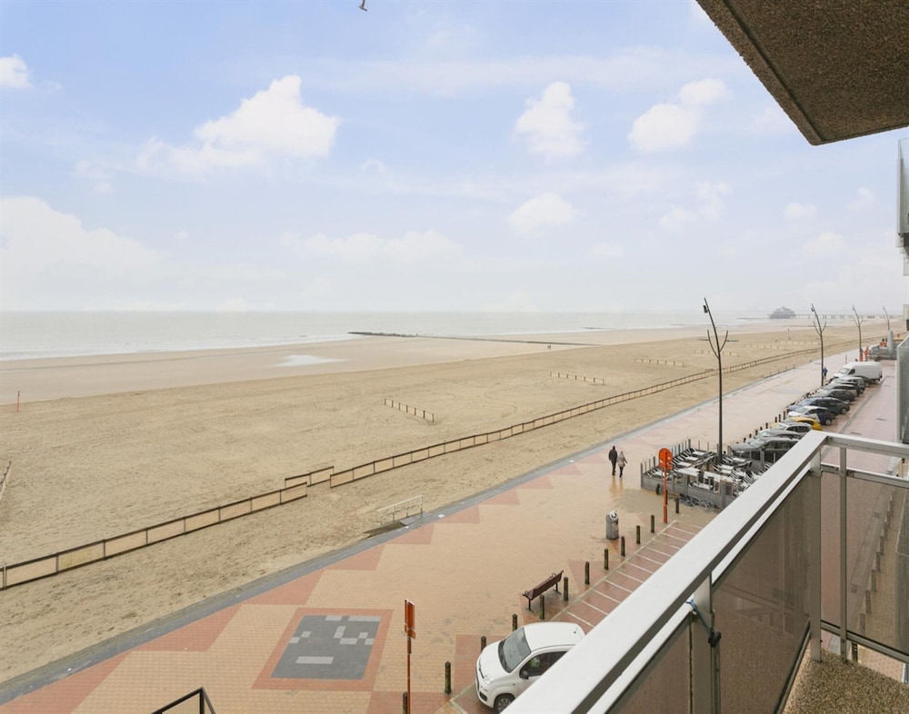 Flat in Blankenberge Near Belgium Pier