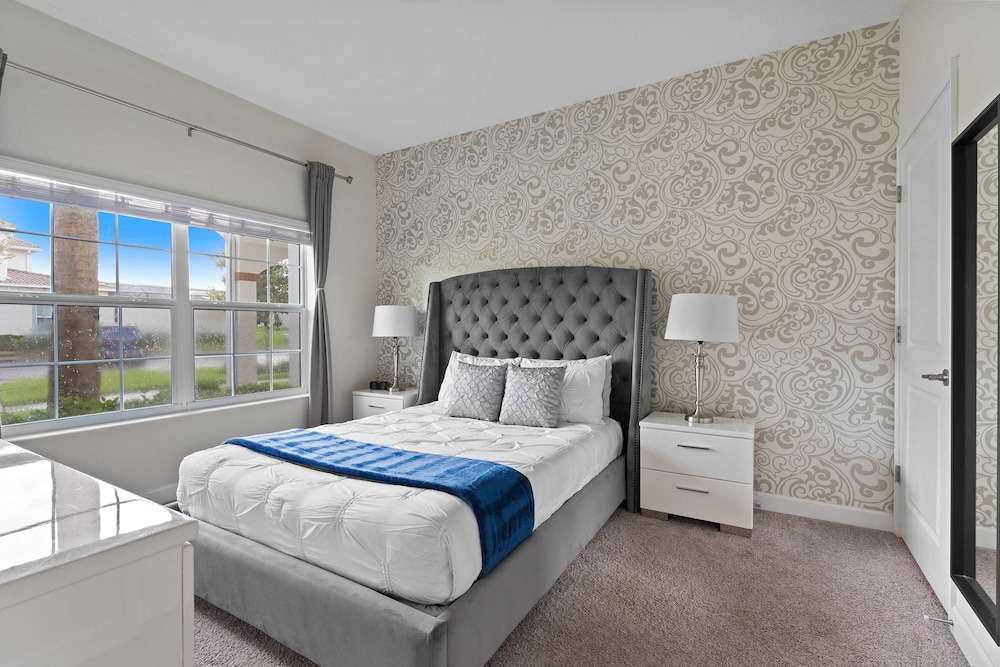 Themed Mickey Bedroom 4BR up to 8 People