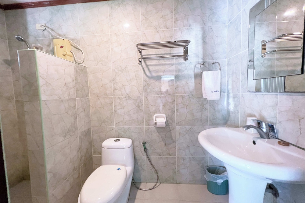 La Puerta Al Paraizo Guimaras