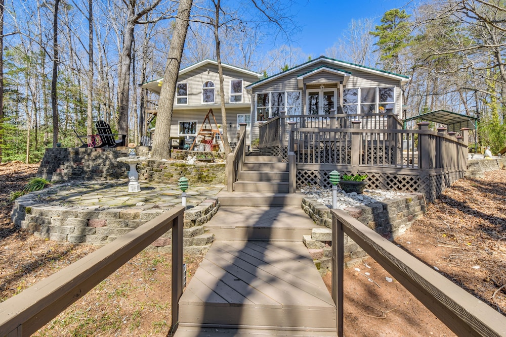 Lake Hartwell Haven w/ Boat Dock in Westminster!