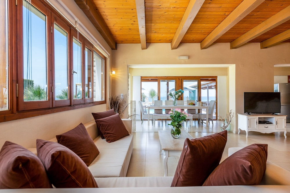Golden Sand Beach Villa Villa