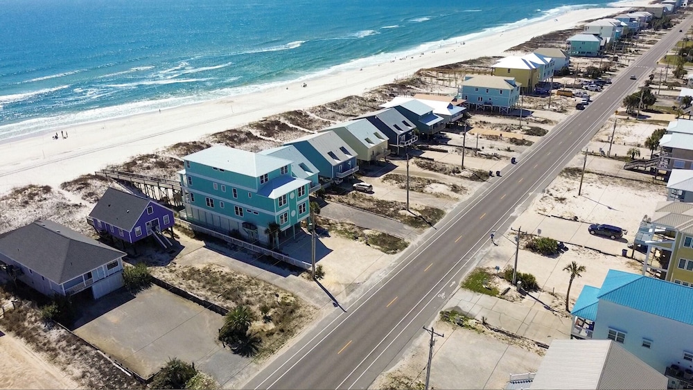 Charming 3br/2ba Boho Beach Cottage in Gulf Shores