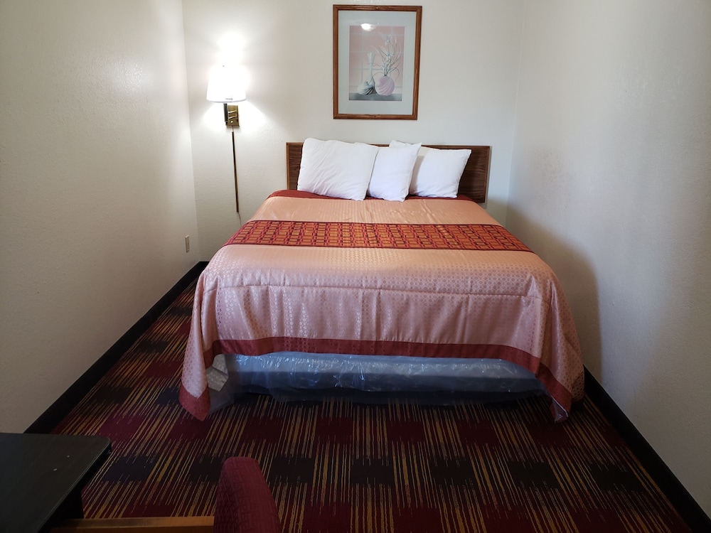 Americas Best Value Inn & Suites Harrisonville view 3