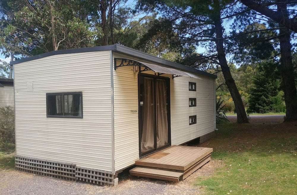 Zeehan Bush Camp