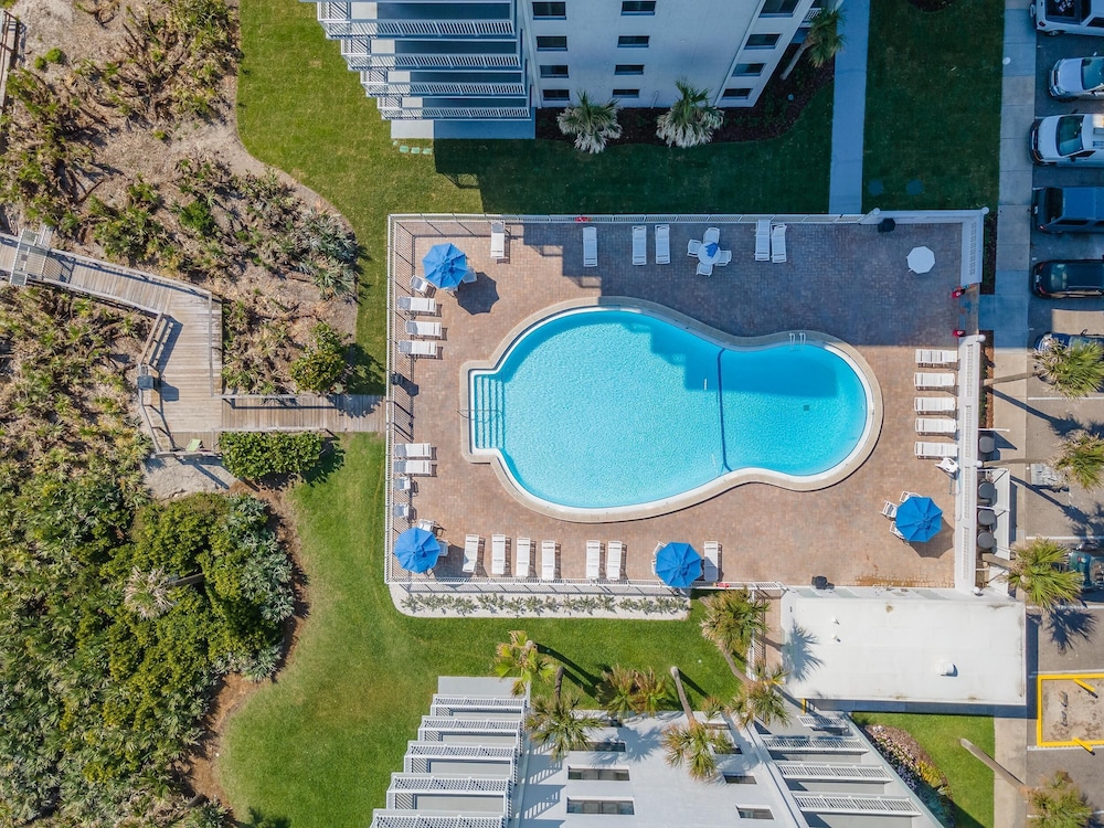 Shorehom by the Sea 51
