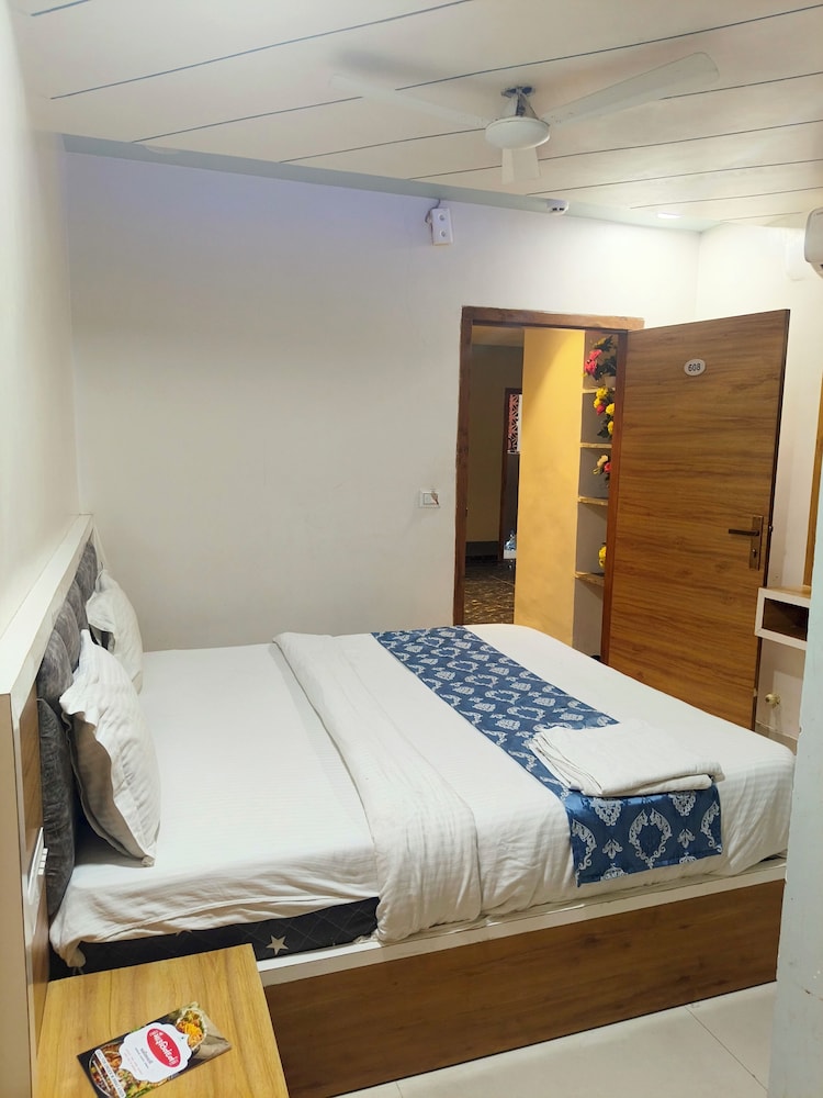 Hotel Dev Palace