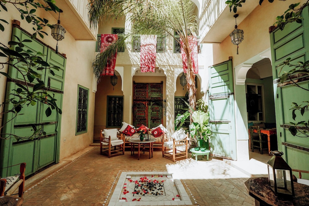 Riad dar ayur
