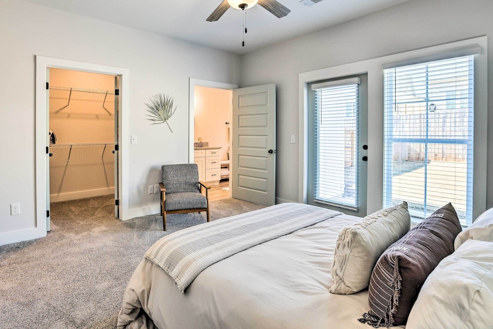 Opelika Townhome w/ Central A/C + Heating! view 2