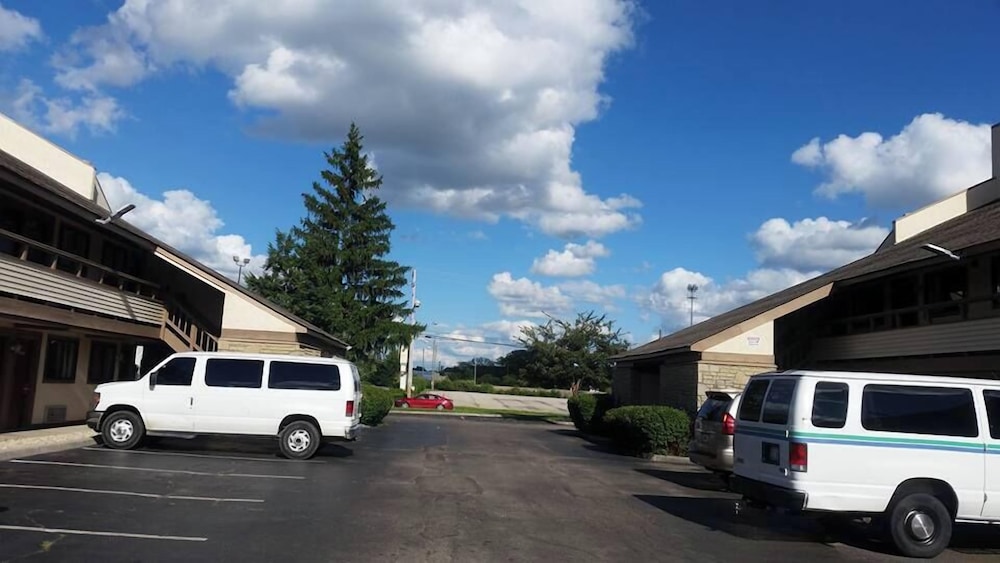 American Value Inn view 3