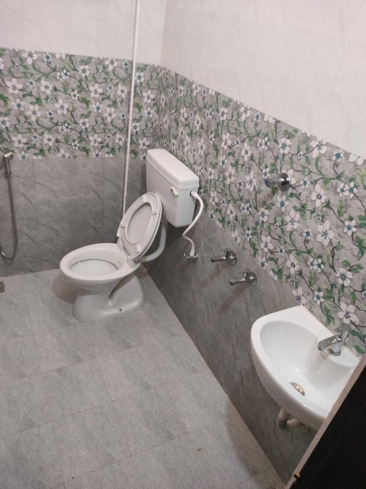 Eben Residency
