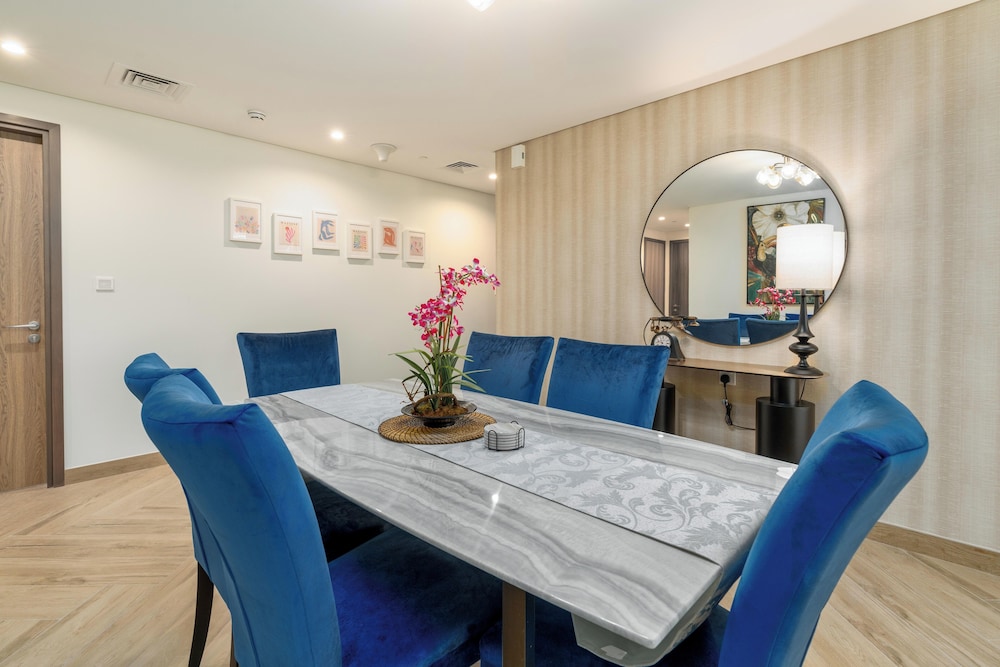 Whitesage - Super Spacious Apt with Dubai Garden Glow Views
