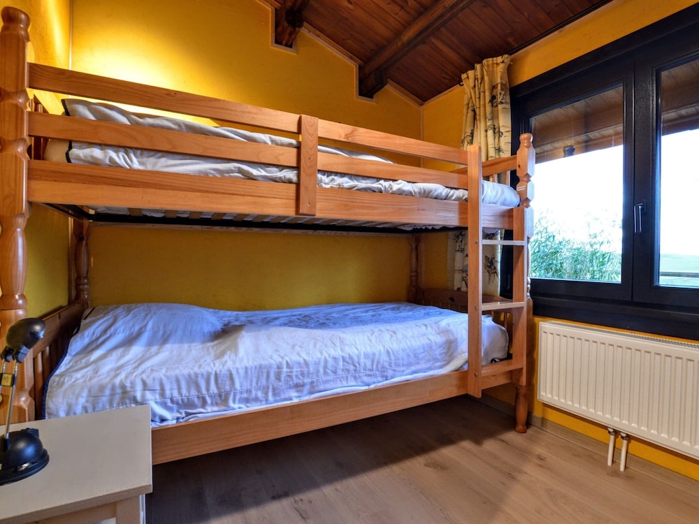 Quiet Chalet With Panoramic View and Fenced Garden view 2