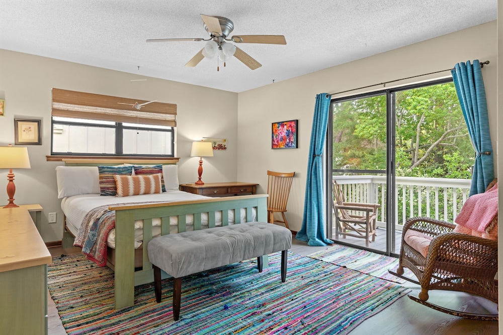 As You Like It by Avantstay Steps to Beach Bikes Sleeps 18