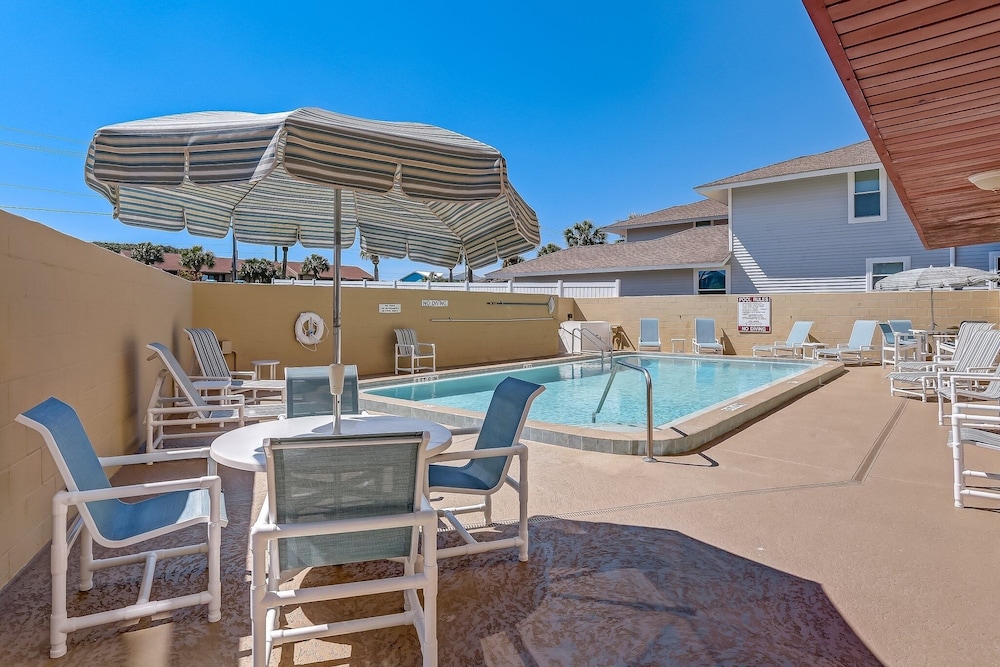 Ketch Courtyard 302 2 Bedroom Condo