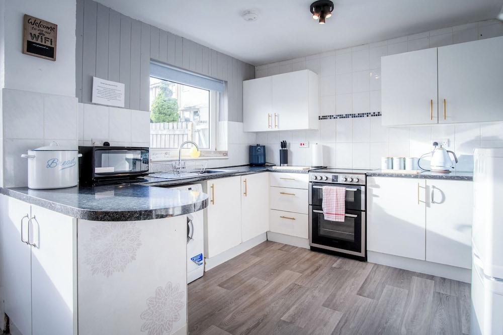 Tyle Teg - 3 Bedroom Holiday Home - Clydach