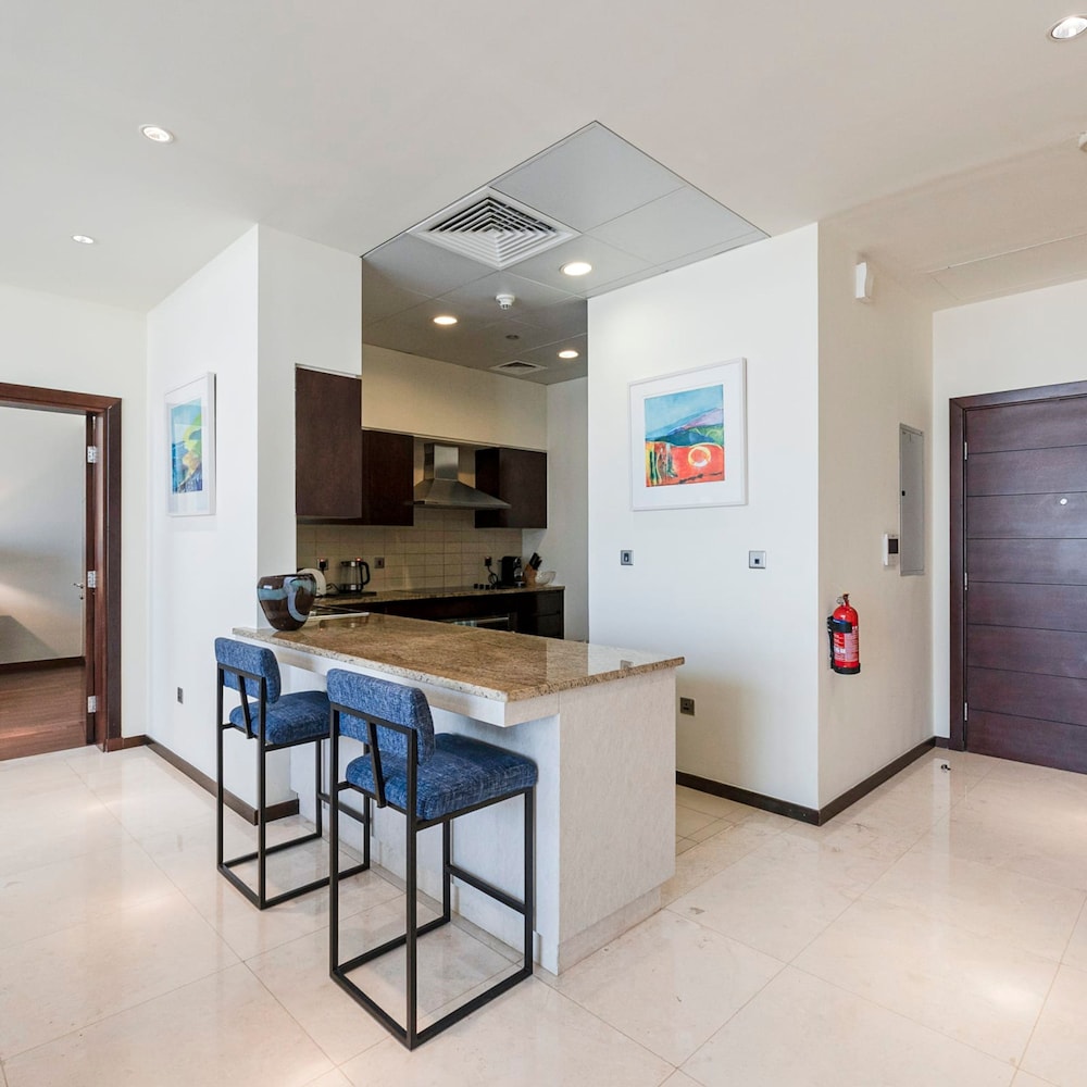 2 BD Tiara Palm Views Beach Pool Amazing Views of the Palm