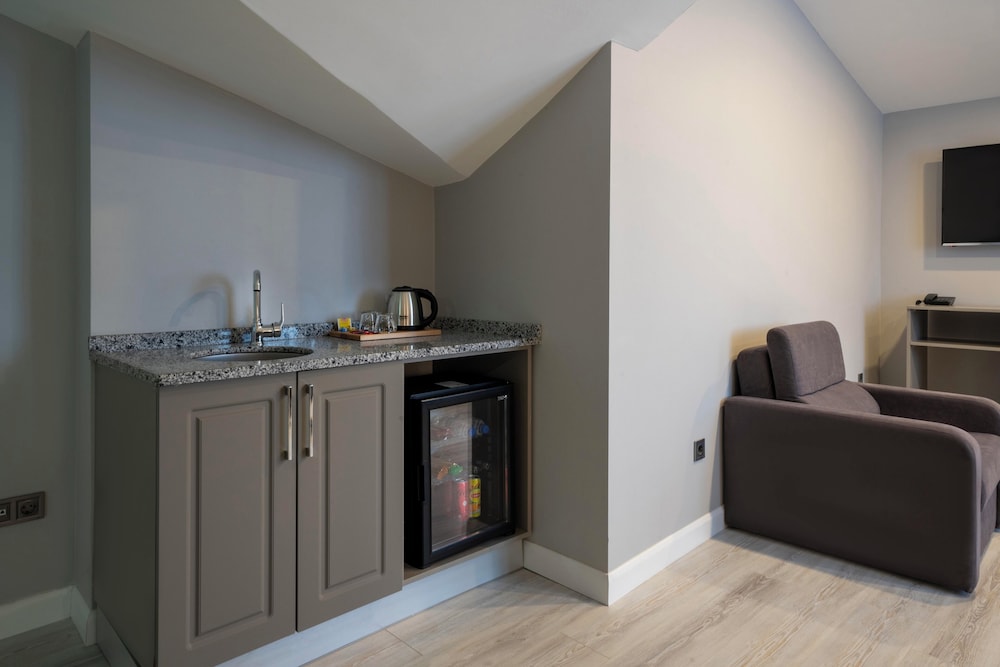 Rubby Hotel Kadıköy - Image 39