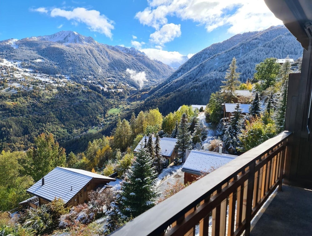 Flat in Veysonnaz Near Ski Lift & Valley Views