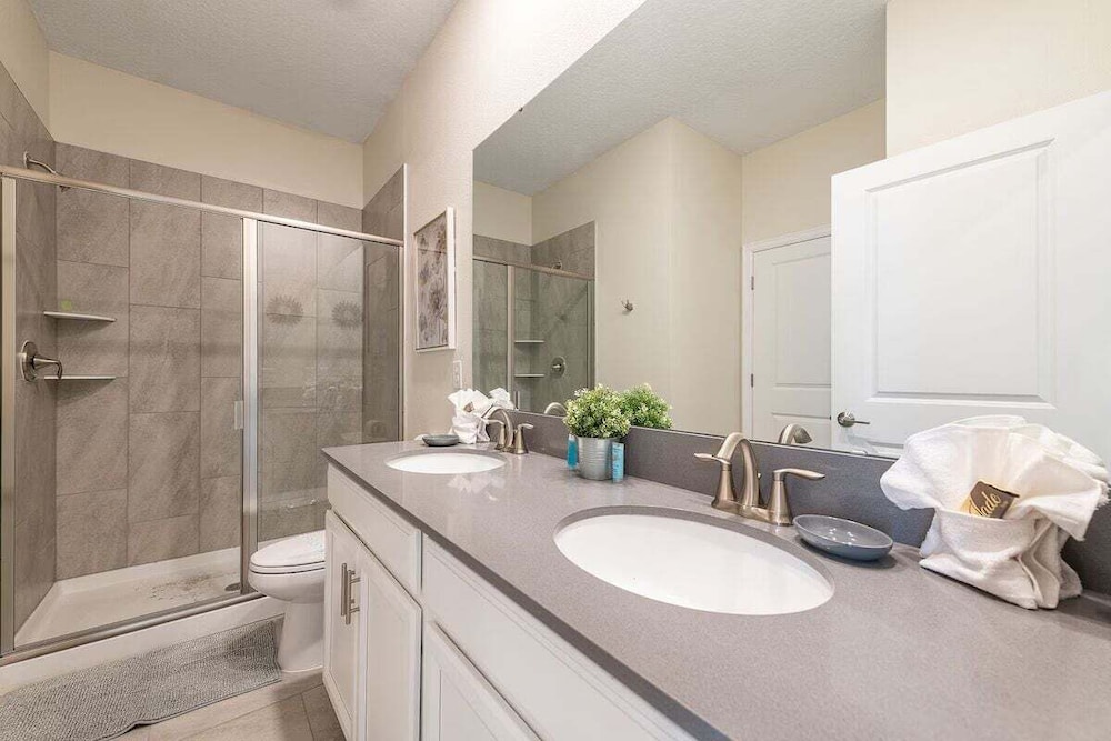 10br Storey Lake Home w/ Game Room, Pool & Spa Near Disney