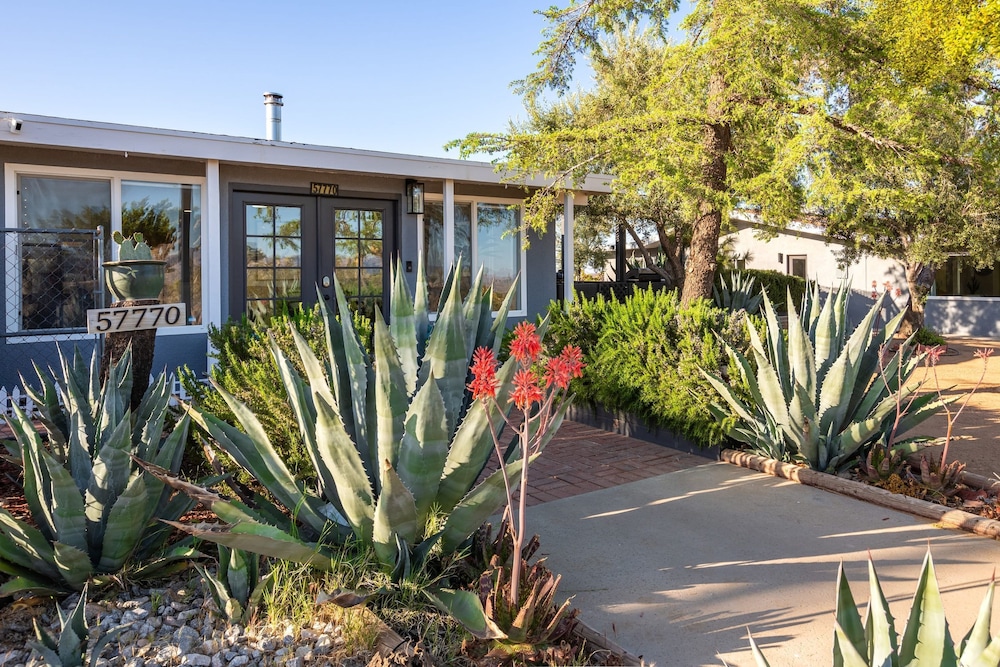 Sunset Grove by Avantstay New Pool Desert Views