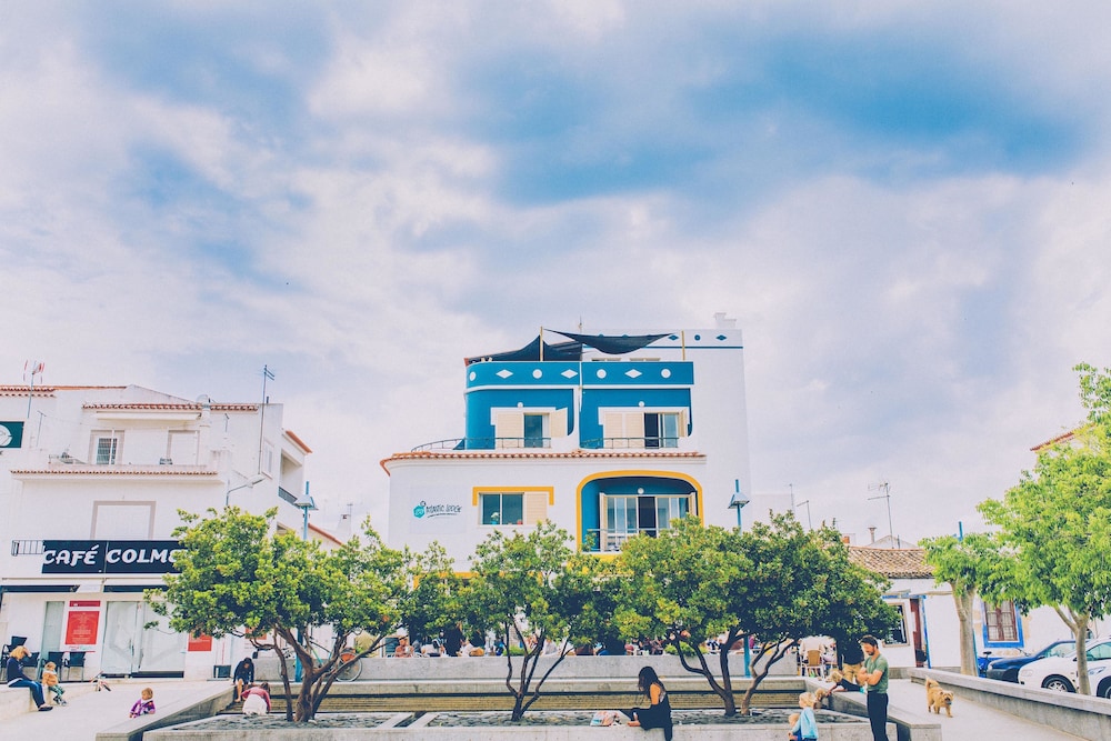 Hotel Atlantic Lodge - Image 1