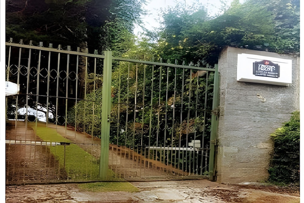 THE WRITERS HOUSE
