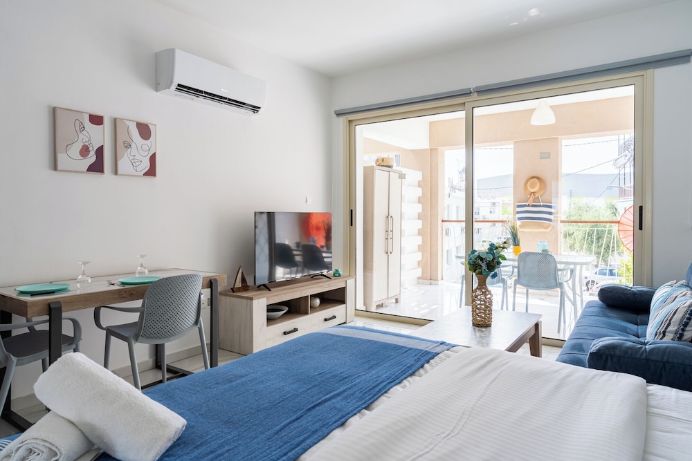 Sunny Side Studio W-Terrace Larnaca