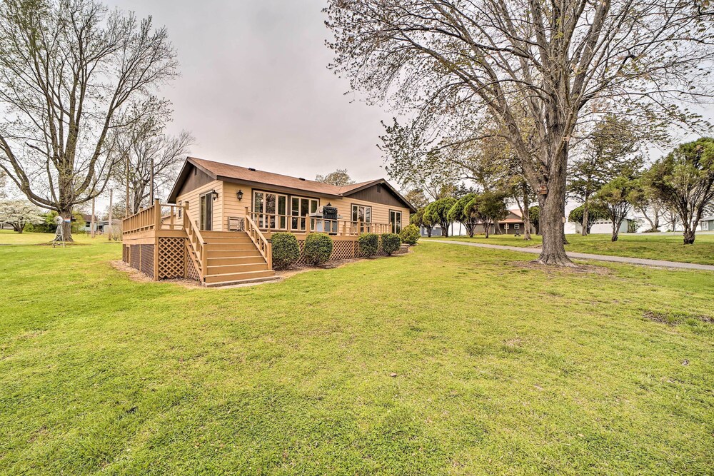 Kayaks & Boat Dock: Waterfront Home in Grove view 5
