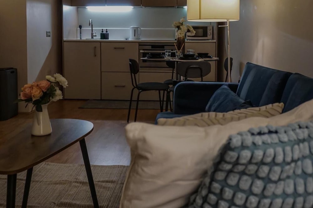 City Centre Chic Apartment With 2 Bedrooms