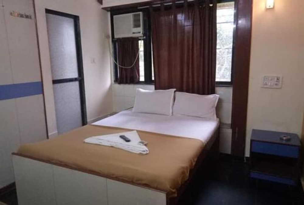 Mumbai Vacations - Summerland Guest House - Property Image 3