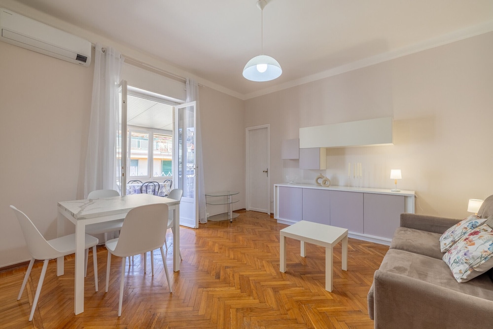 Sea View Central Apartment by Wonderful Italy