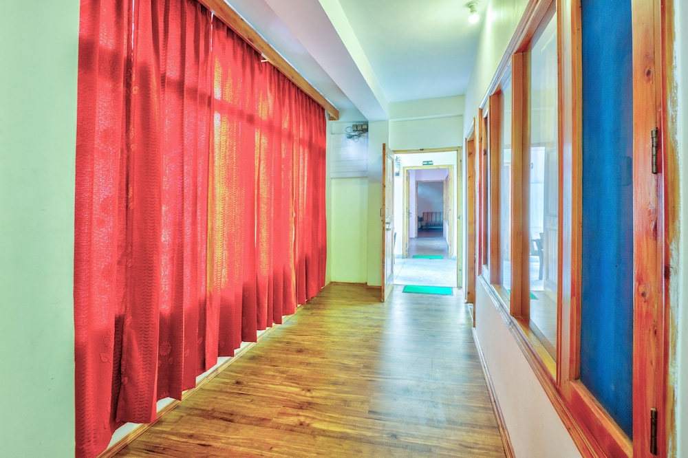 Hotel Monarch Residency Manali