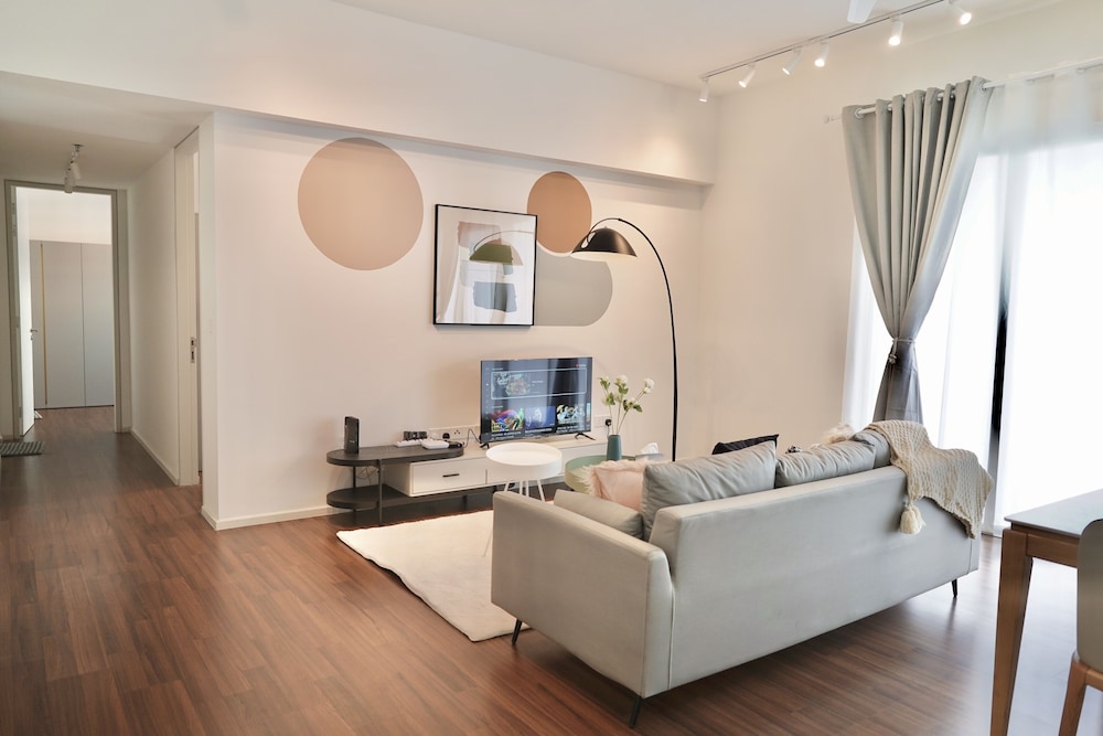 UNA Serviced Apartment by Manatidur