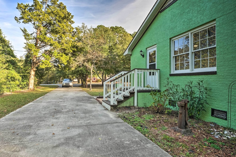 Pet-friendly Wilmington Home ~ 5 Mi to Beach! view 4