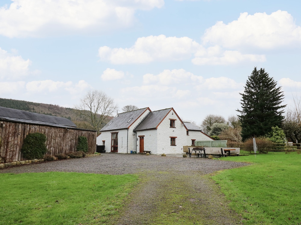Maes Y Berllan Barn