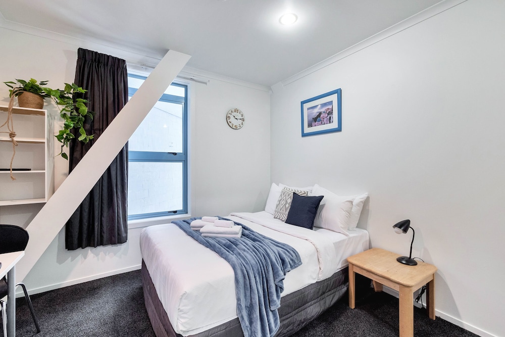 Cute Little Private Studio In the City view 2