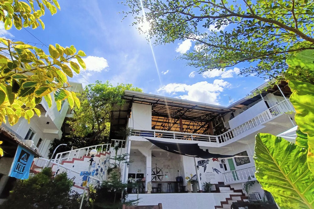 Marcnel Bayside Resort powered by Cocotel