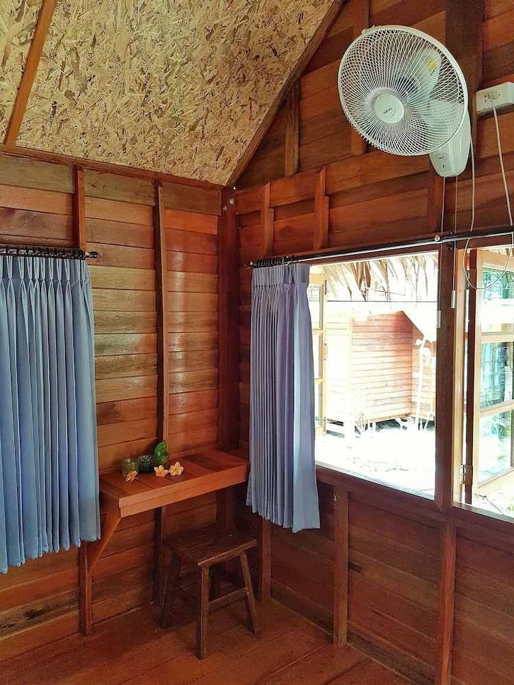 Lipe Beach Resort