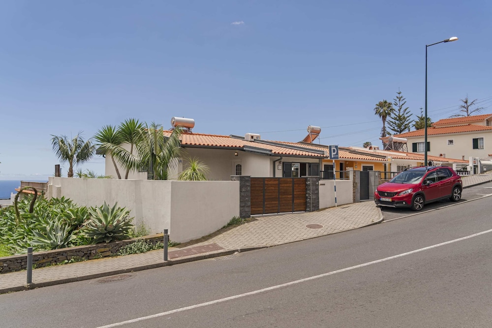 Ground Floor House in Garajau, Terrace Vila view 5