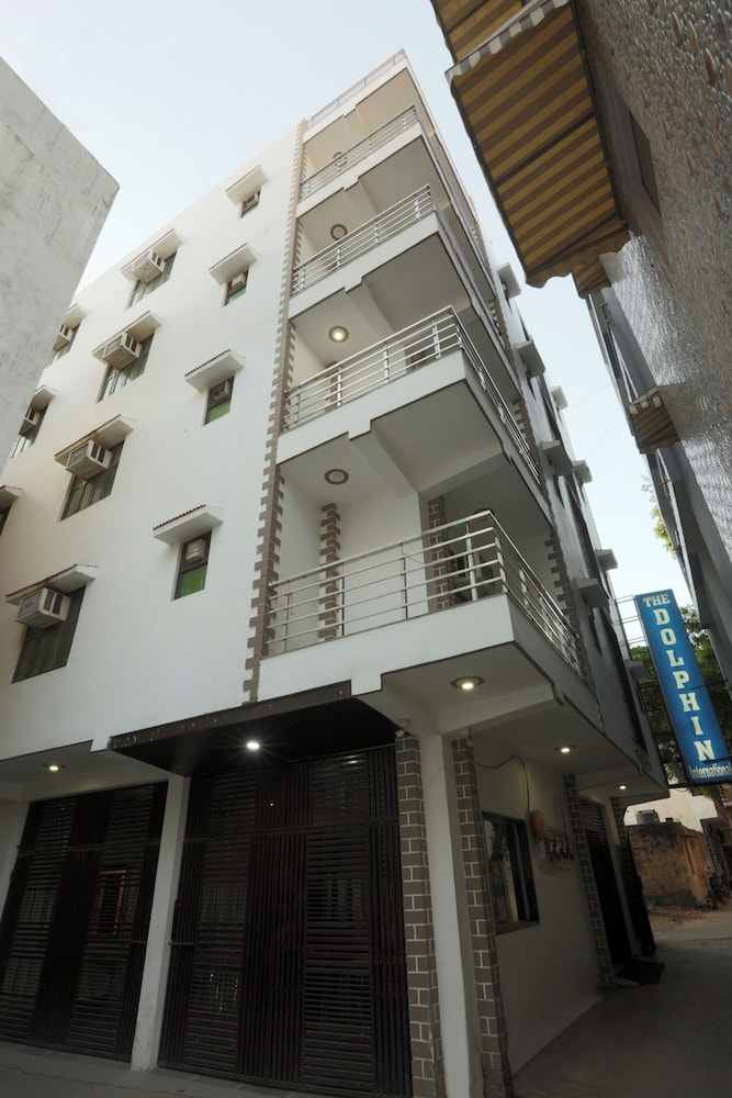Hotel Dolphin Near IGI Airport