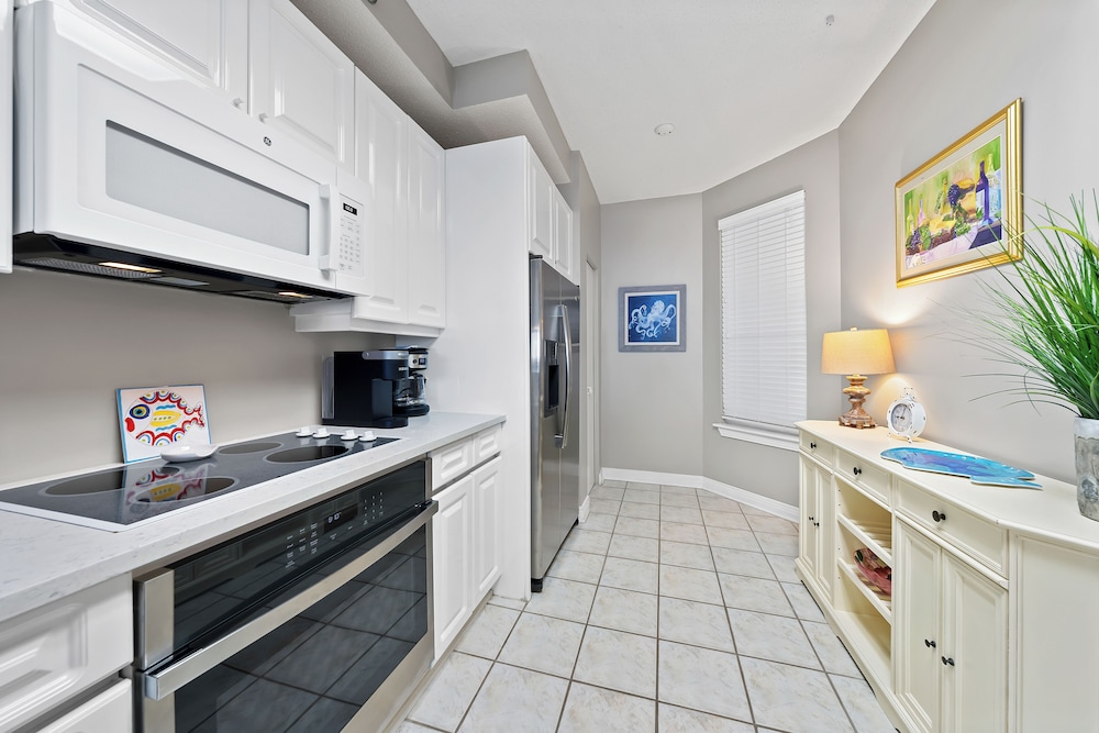 Beach Colony W7C - Covered Parking Included