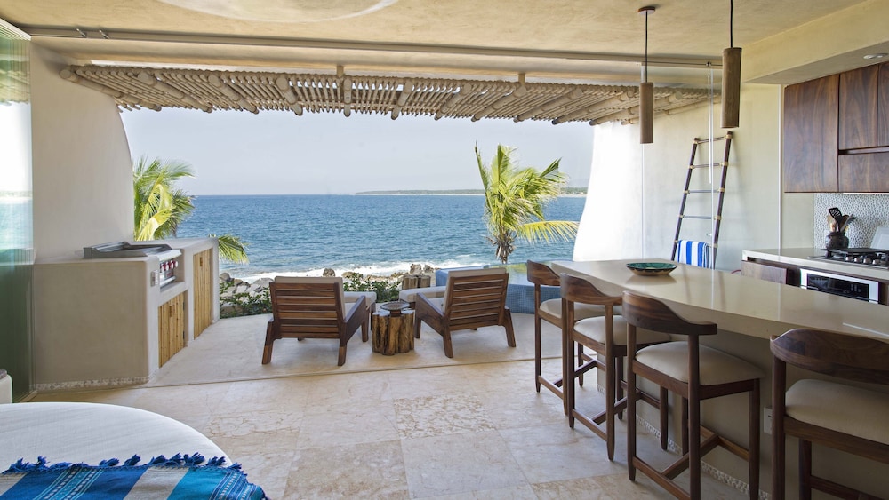 Punta Majahua Condos