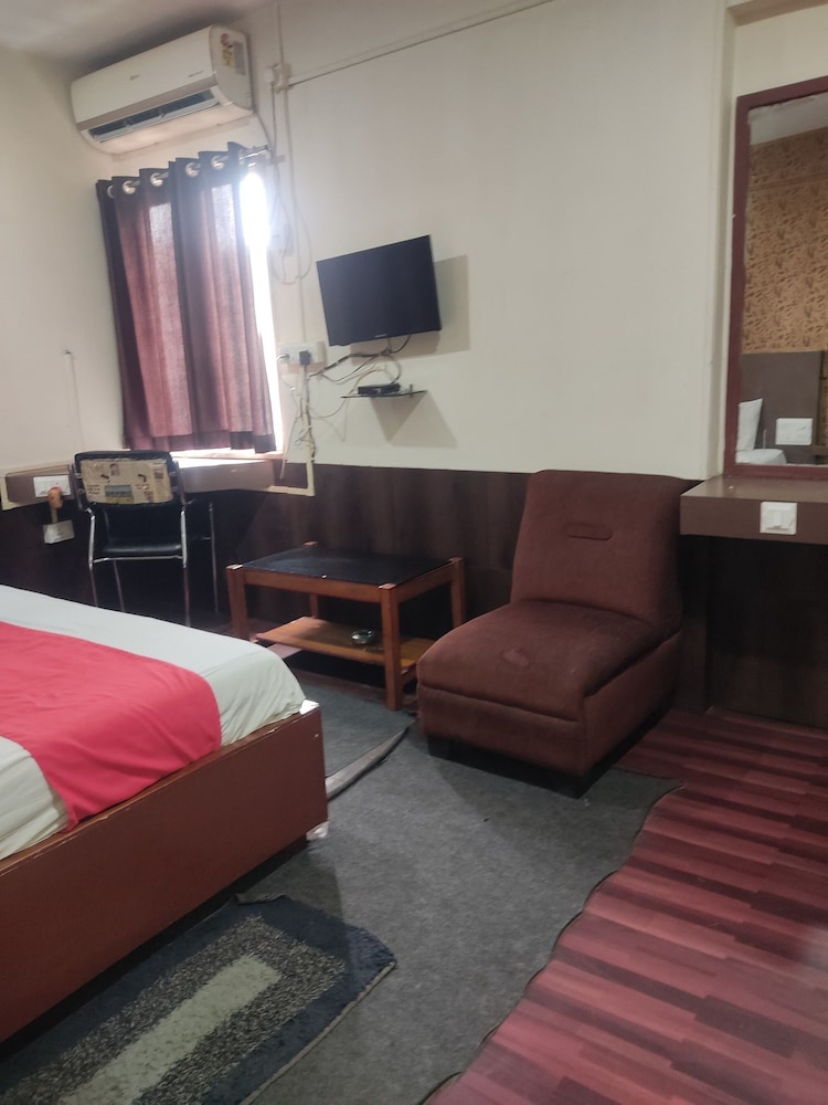 Holiday Inn Guest House